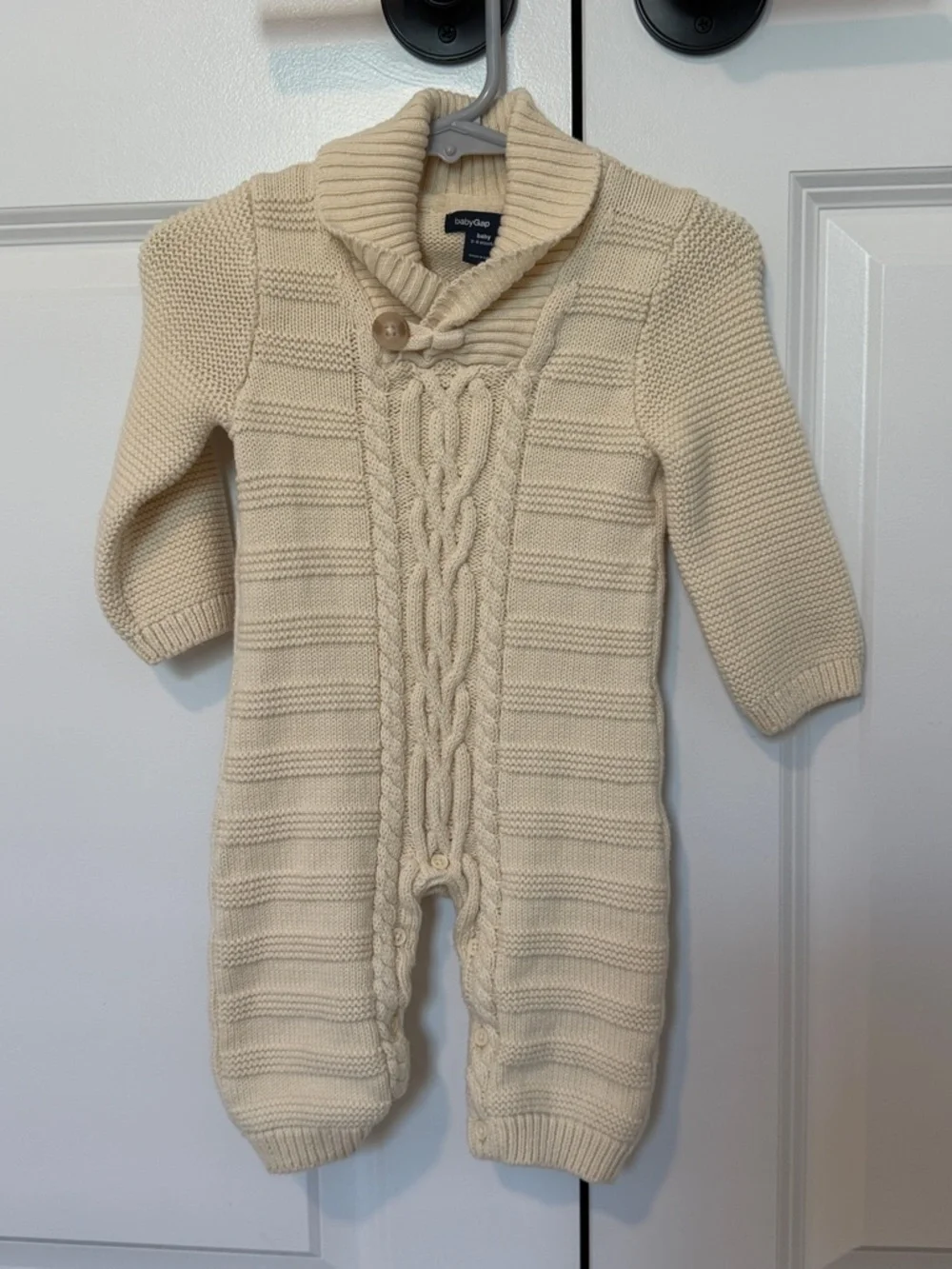 NWOT babyGAP Cream Cable Knit Sweater Romper Size 3-6 months